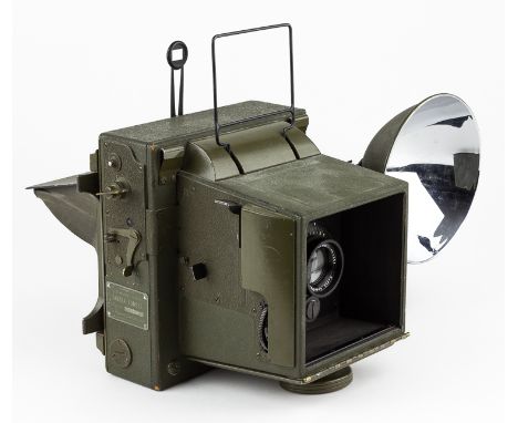 U.S.M.C. COMBAT SPEED GRAPHIC COMBAT CAMERAVintage World War II USMC "Speed Graphic" combat camera, with a 127mm f4.7 Kodak A