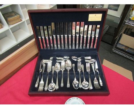 100 piece Viners cutlery set 