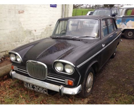 A 1965 Singer Vogue, registration number DAE 306C, chassis number B74008025HSO, brown. Launched by the Rootes Group in 1961, 