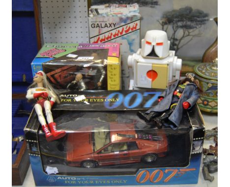 Toys - Autoart James Bond 'for your eyes only' vehicle; a Mainland Galaxy Warrior robot, boxed; an Austin Powers Dr Evil and 