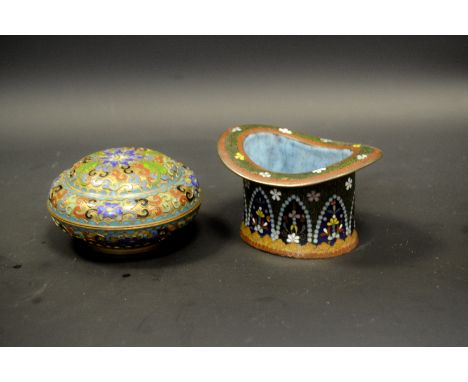 A Chinese cloisonne enamel bun shaped box and cover; a model of a top hat (2)   Condition Report:  Both items are in good con