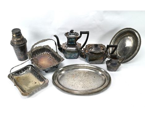 An Edwardian electroplated teapot and coffee pot with matching milk jug, to/w a cocktail shaker, two baskets, and oval platte