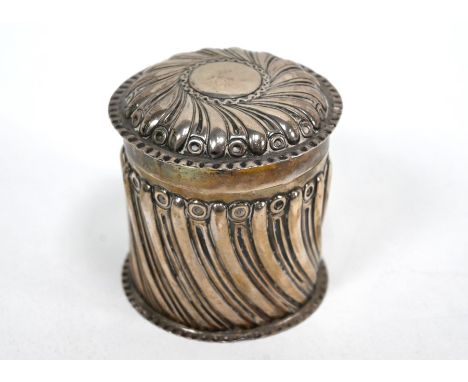 A Victorian silver cylindrical trinket pot and cover with writhen reeding, Chawner &amp; Co, London 1900, 4.7oz (147g), 8.5cm