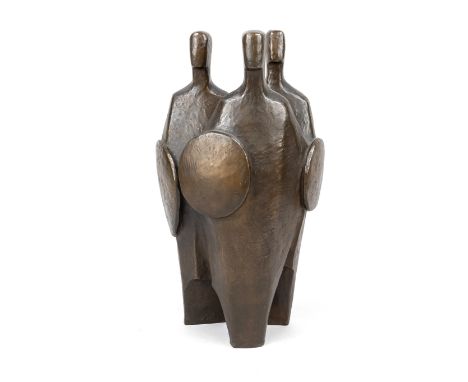Joachim Berthold (1917-1990), ''Die Wächter'', drei mit Schilden bewehrte, zusammenstehende Figuren, braun patinierte Bronze,
