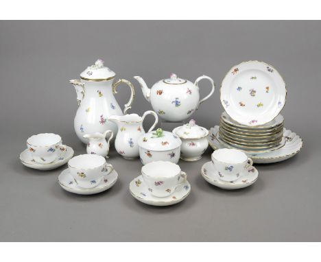 Kaffee- u. Teeservice für 8 Personen, 32-tlg., Meissen, versch. Marken, u.a. Knauf- u. Pfeifferzeit 1850-1934, 1. W., Form Ne