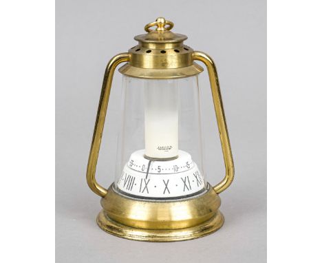 Sehr seltene Jaeger leCoultre Tischuhr, Ref. 364, um 1970, in Form einer Petroleumlampe, mit Glaszylinder als Abdeckung, Zeit