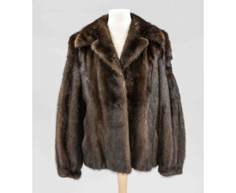 Vintage Damen Pelzjacke, 2. H. 20. Jh., kaffeebraun changierender Nerz, Mantelkragen, Verschluss durch verdeckte Pelzhaken, a