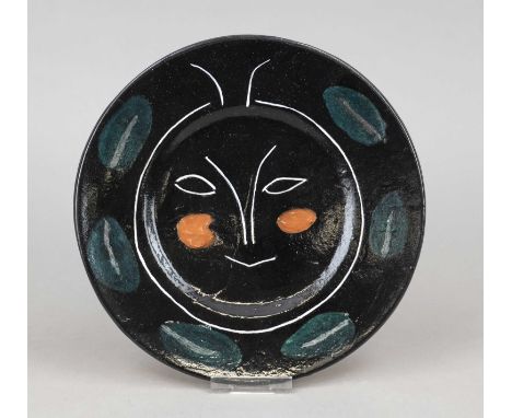 Keramikteller, Pablo Picasso,  (1881 Málaga - Mougins bei Cannes 1973), aus dem Service ,Visage Noir' (Schwarzes Gesicht) , 1