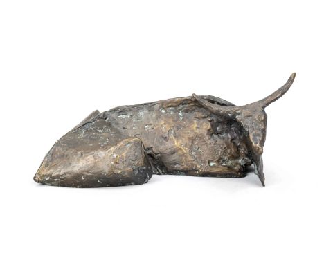 Gotthelf Schlotter (1922-2007), Liegender Büffel, patinierte Bronze, Strassacker Kunstguss, num. 44/50, ca. 3 kg, L. 34 cm