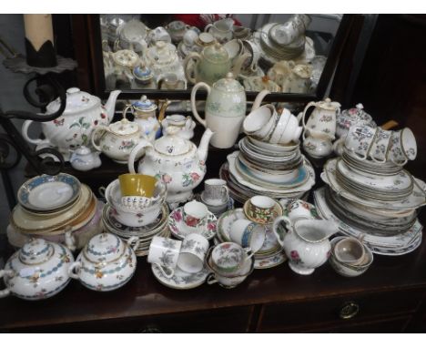 A COLLECTION OF VINTAGE TEAWARE