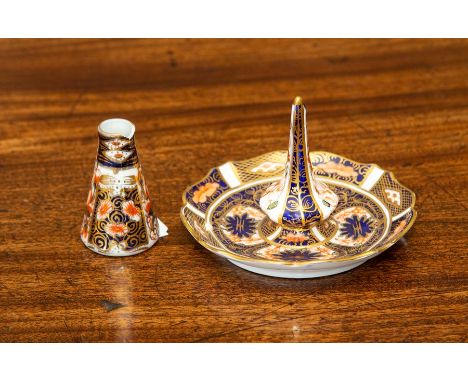 A Royal Crown Derby Imari porcelain&nbsp;ring stand, decorated with pattern 1128, 9cm, together with miniature vase by anothe