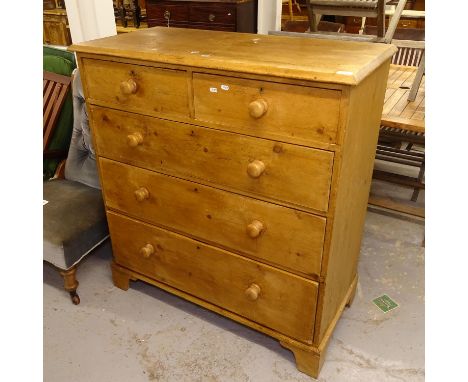 A Antique pine chest of 5 drawers, with bracket feet, W10c4m, H113cm, D50cm 