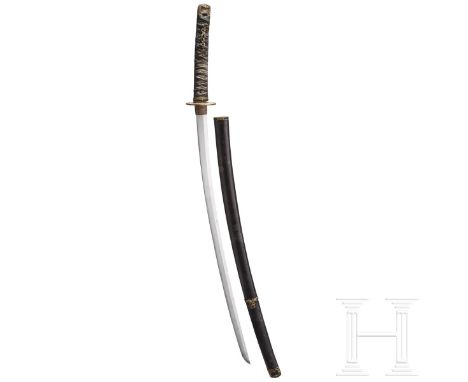 Katana, Japan, um 1370  Klinge Shinogi Tsukuri, Chu Kissaki, tiefes Torii Zori. Hada überarbeitet und nicht zu erkennen, nach