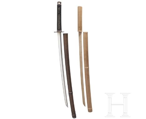 Katana, Japan, um 1370  Klinge Shinogi Tsukuri mit Torii Zori und Chu Kissaki. Verputzter, nur noch stellenweise schwach vorh