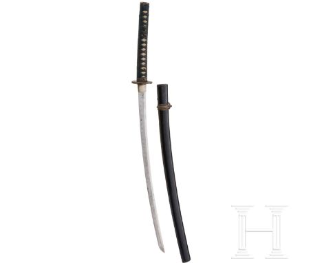 Katana, Japan, Edo-Periode  Klinge Shinogi Tsukuri, leichtes Torii Zori, Hada und Hamon verputzt, versilbertes Messinghabaki.
