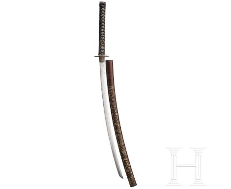 Katana, Japan, um 1400 Klinge Shinogi Tsukuri, Chu Kissaki, tiefes Torii Zori. Überarbeitetes Hada nicht zu erkennen, nachgeä