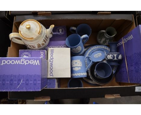 A quantity of Wedgwood Jasper vase and other ceramics - some boxedPlease note that all lots are second hand and may include f