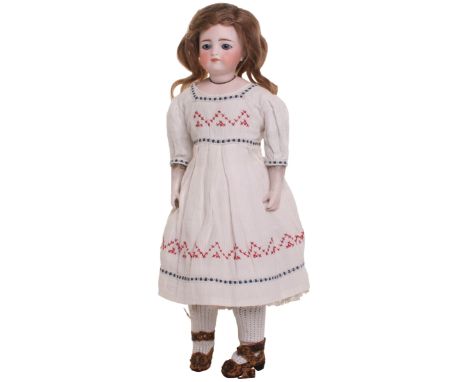 Simon &amp; Halbig 905 bisque shoulder head doll, German circa 1890, with weighted blue glass eyes, closed mouth, pierced ear