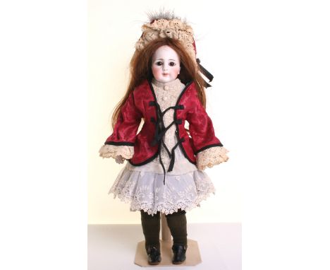 Simon & Halbig 920 bisque shoulder head doll, German circa 1885, the pale bisque head with fixed brown glass eyes, feather br