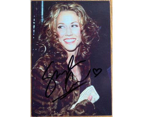 Music Sheryl Crow signed 6 x 4 inch colour promo photo.  American musician, singer, and songwriter. Her music incorporates el