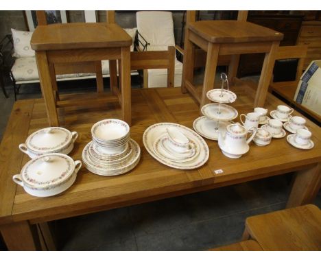 Paragon Belinda Dinner Service, 42 pieces