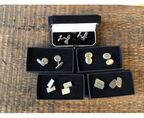 5 sets of boxed vintage cufflinks 