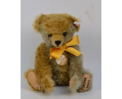 A boxed Steiff Pierrot 2001 teddy bear no.675522, with numbered white and red tag to ear, with alternate grey and antique blo