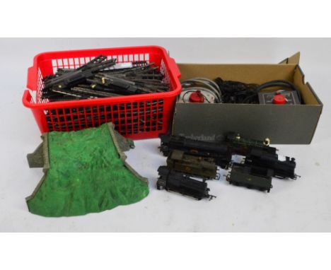 A small quantity of late 50s/early 60s model railway items, mostly Tri-ang OO gauge including five engines, other rolling sto