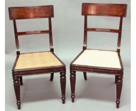 SET OF 6 WILLIAM IV MAHOGANY DINING CHAIRS, with bar back, later cushion seats and tapering reeded legs (6)