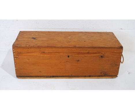 A small pine trunk, with rope handles - length 90cm, depth 32cm, height 29.5cm