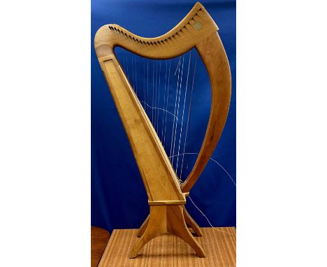 A STONEY END HAND CRAFTED 26 STRING SCHOOLING/PRACTICE HARP NO 4796 - 124cms H, with cover