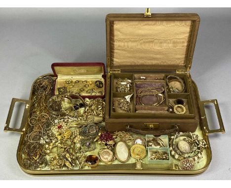 VINTAGE &amp; LATER GOLD TONE JEWELLERY &amp; WATCHES - in a vintage jewellery travel case to include bracelets, bangles, num