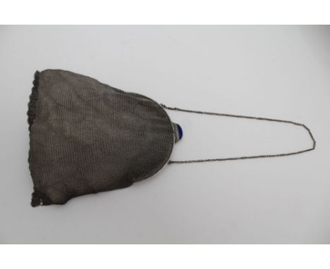 A WHITE METAL MESH EVENING PURSE, the hinged mount signed 'Alpacca' with blue enamel clasp and chain handle 