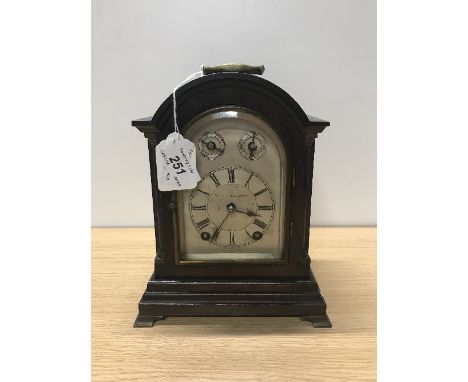 19TH CENTURY MANTEL CLOCK WITH KEY PENDULUM MAKER RENNET 22CM H