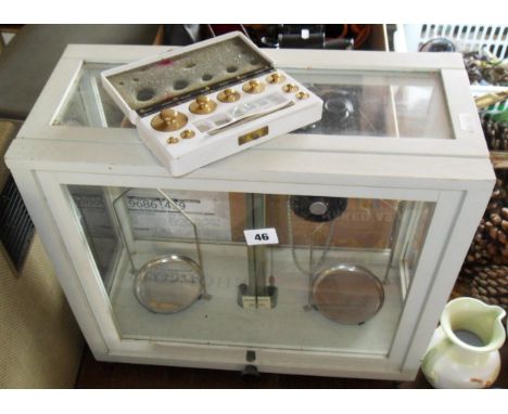 Gallenkamp chemistry scales in glazed case with boxed weights