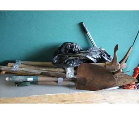 2 bundles of garden tools