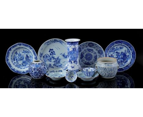Lot of porcelain with blue decoration, China 18th/19th century including trolley vase with decoration of people, 25.5 cm high