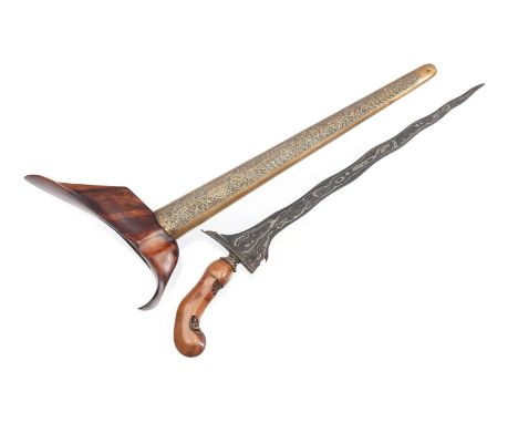 Javanese kris in sheath, Yokya (Jokjakarta) with walnut grip (Oekiran) with brass intermediate ring (Mendak) and old damask f