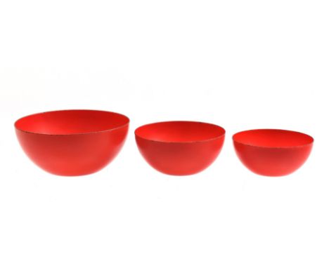 Kaj Franck (1911-1989)3 red enamelled bowls, design Kaj Franck, manufactured by Finel, 'Arabia' series, Finland mid 20th cent