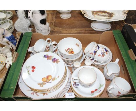 A quantity of Royal Worcester 'Evesham' dinner and teaware.