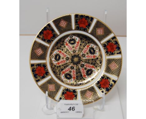 FIRST QUALITY ROYAL CROWN DERBY IMARI PLATE, DATE CODE MMX (2010) 15.5CM DIAMETER.