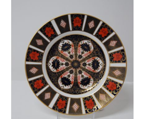 FIRST QUALITY ROYAL CROWN DERBY OLD IMARI NO.1128 PLATE, DATE CODE MMVIII (2008) 26.5CM DIAMETER.