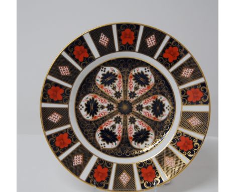 FIRST QUALITY ROYAL CROWN DERBY IMARI PLATE, DATE CODE MMX (2010) 26.5CM DIAMETER.