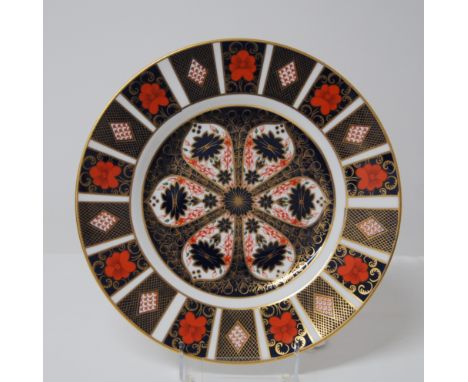 FIRST QUALITY ROYAL CROWN DERBY OLD IMARI NO.1128 PLATE, DATE CODE MMVIII (2008) 26.5CM DIAMETER.