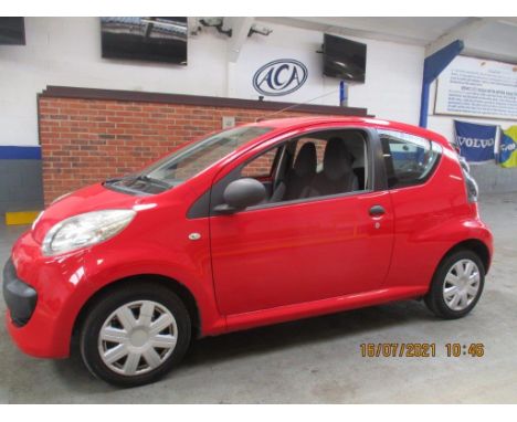 Make &amp; Model: Citroen C1 VibeDate of Reg: EO58 VZNColour: Redcc: 998MoT: 27-10-2021Fuel Type: PETROLMileage: 50kTransmiss