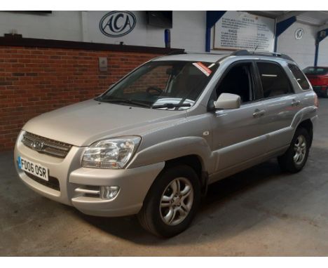 Make &amp; Model: Kia Sportage XSDate of Reg: FD06 OSRColour: Silvercc: 1991MoT: 13-10-2021Fuel Type: DIESELMileage: 86kTrans