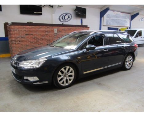 Make &amp; Model: Citroen C5 Exclusive HDiDate of Reg: YC62 OSZColour: Bluecc: 1997MoT: 08-07-2022Fuel Type: DIESELMileage: 3