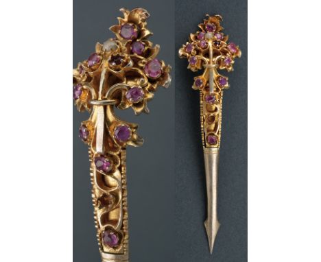 dating: circa 1900 provenance: India, Made of gilt-silver at the base, partially pierced and engraved, angled and decorated w