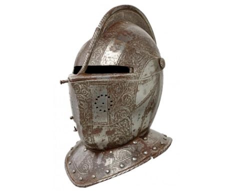 dating: 19th Century provenance: France, Twisted skull worked in two pieces with small comb, sharp visor decorated en suite, 