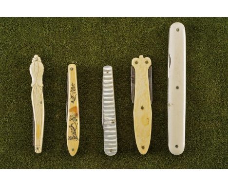 dating: End of 19th beginning of 20th Century provenance: Europe, Four in bone and one in mother-of-pearl. length closed 7 -1